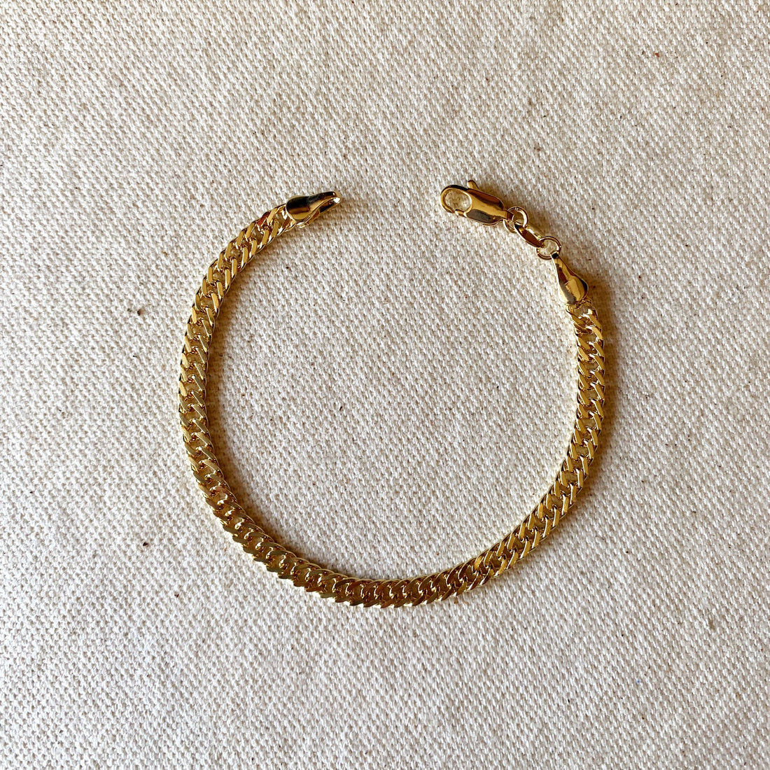 18k gold-filled curb chain bracelet, built for daily contact and wear