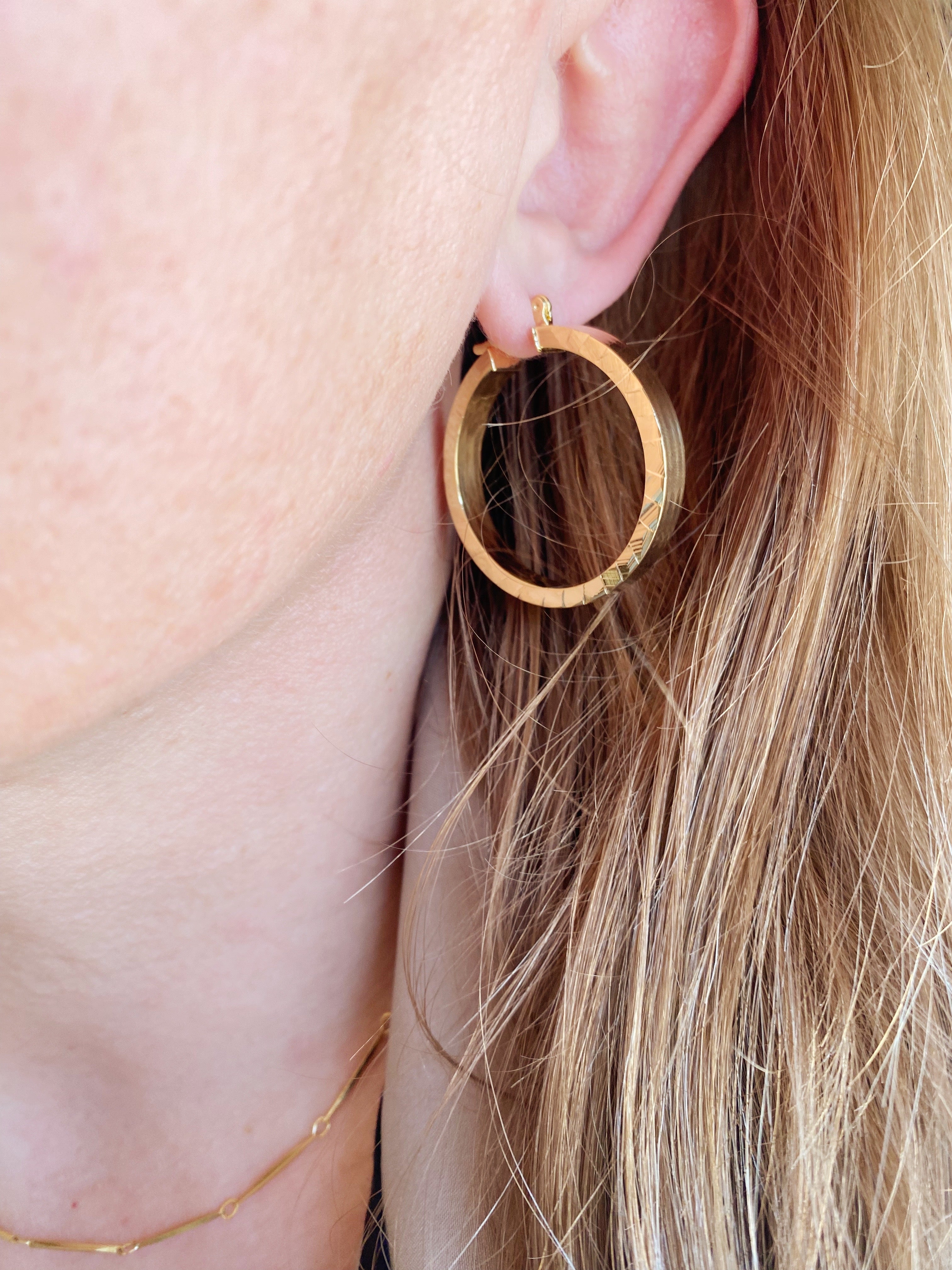 Mondsee 18K Gold Filled 35mm Flat Hoop With Scalloped Side Detail | 18k Gold Filled Jewelry