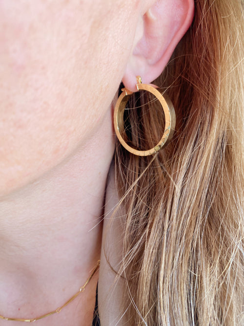 Mondsee 18K Gold Filled 35mm Flat Hoop With Scalloped Side Detail | 18k Gold Filled Jewelry