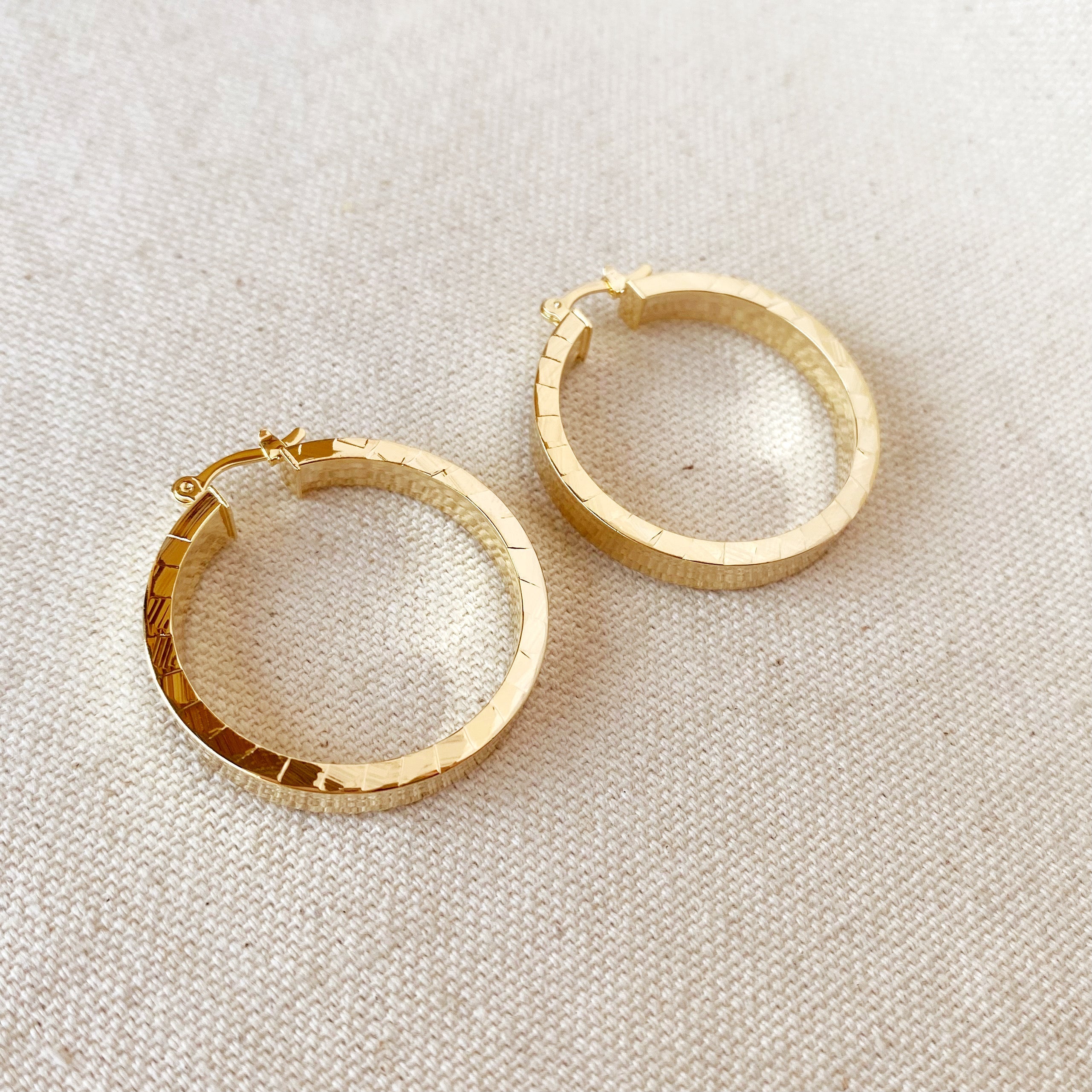Mondsee 18K Gold Filled 35mm Flat Hoop With Scalloped Side Detail | 18k Gold Filled Jewelry
