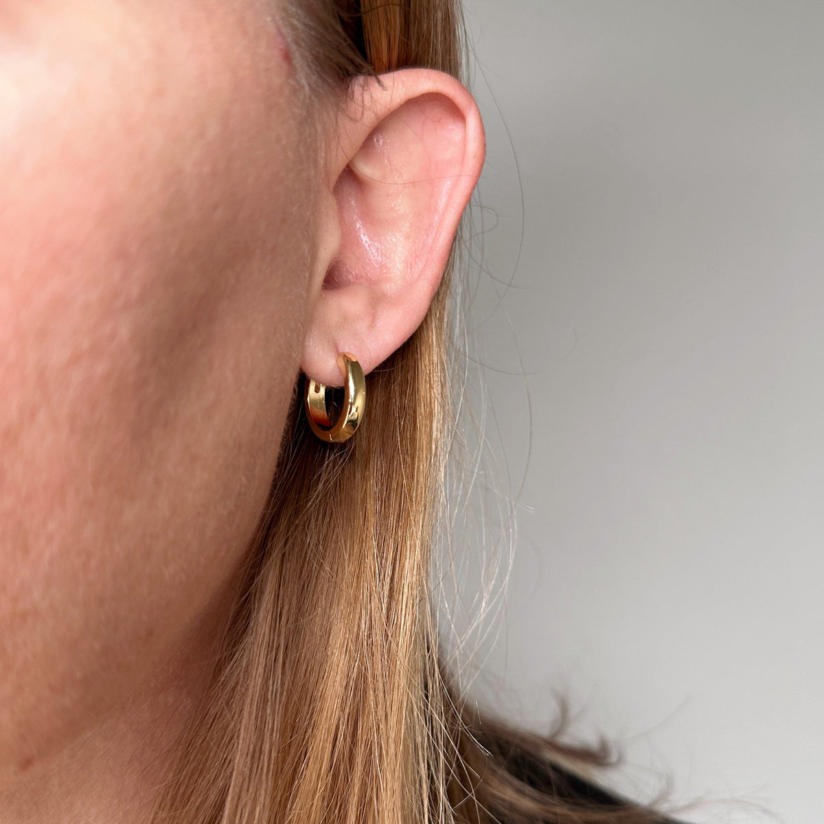 Polished Classic Clicker Hoop Earrings – 18k gold filled hoop huggies clicker