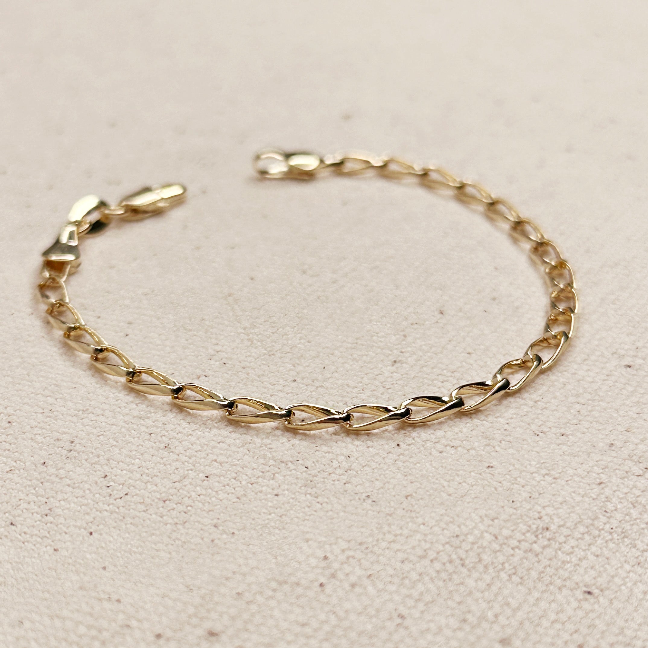 Mondsee 18k Gold Filled Slight Twist Link Bracelet | 18k Gold Filled Jewelry