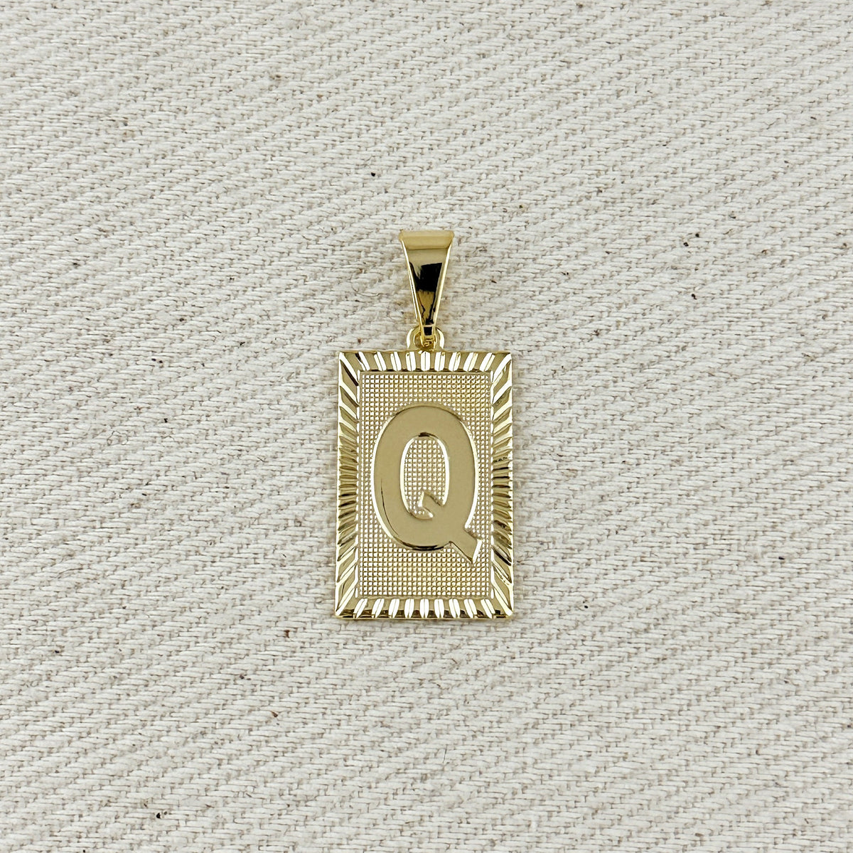 18k Gold Filled Vintage Diamond Cut Initial Plate Pendant – Q