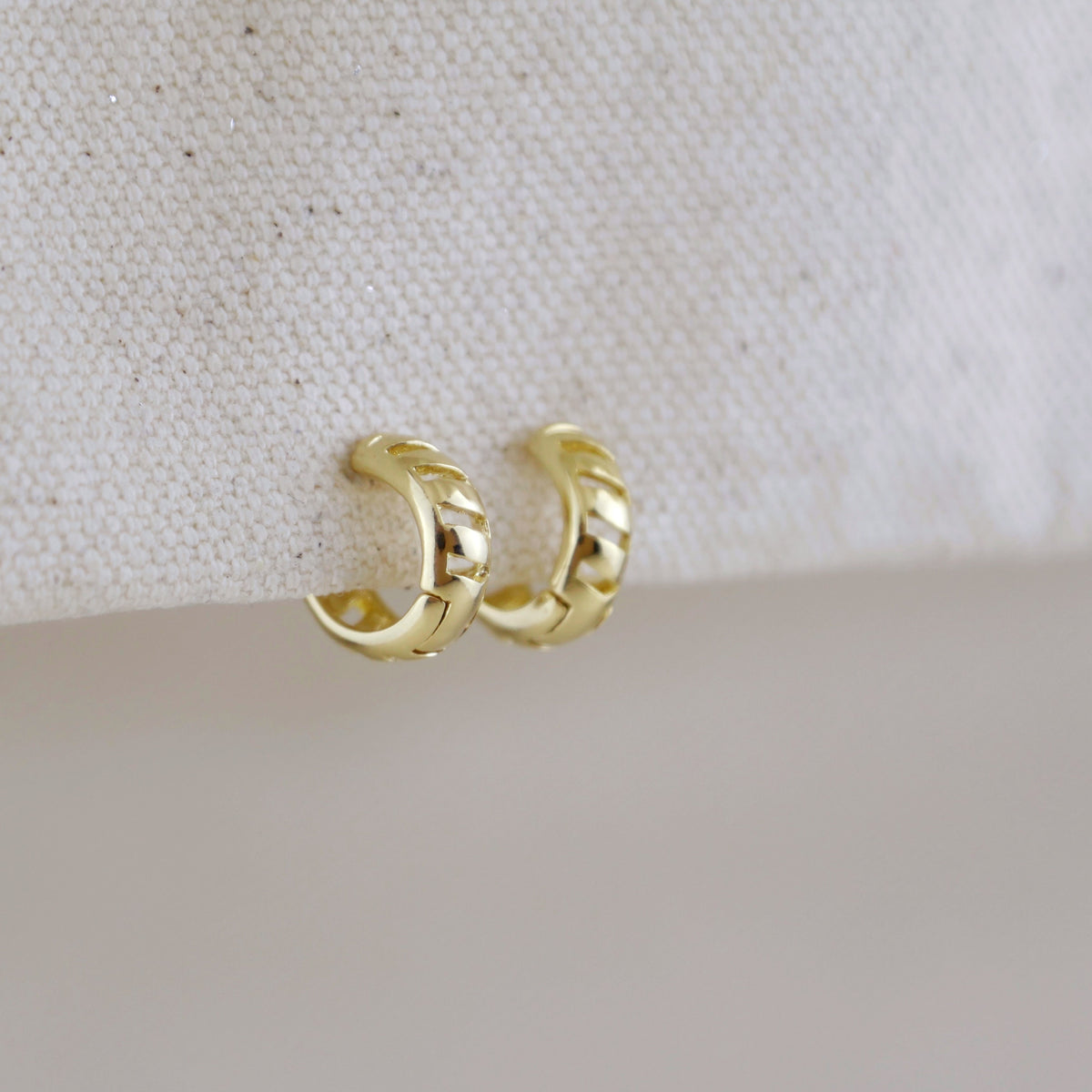 18k Gold Filled Small Ribbon Huggies Hoop Earrings