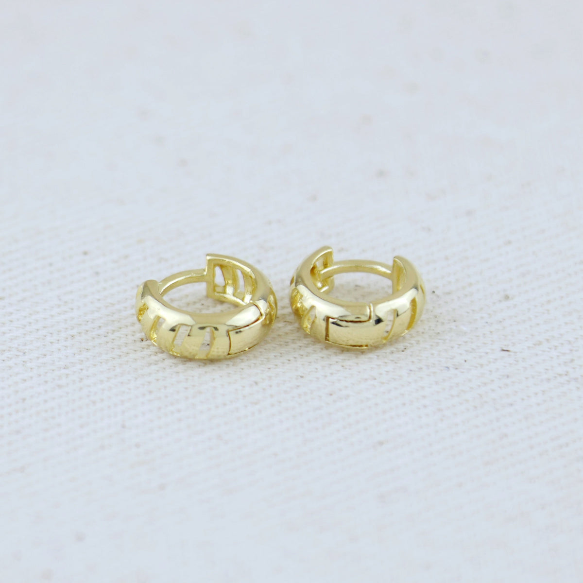 18k Gold Filled Small Ribbon Huggies Hoop Earrings