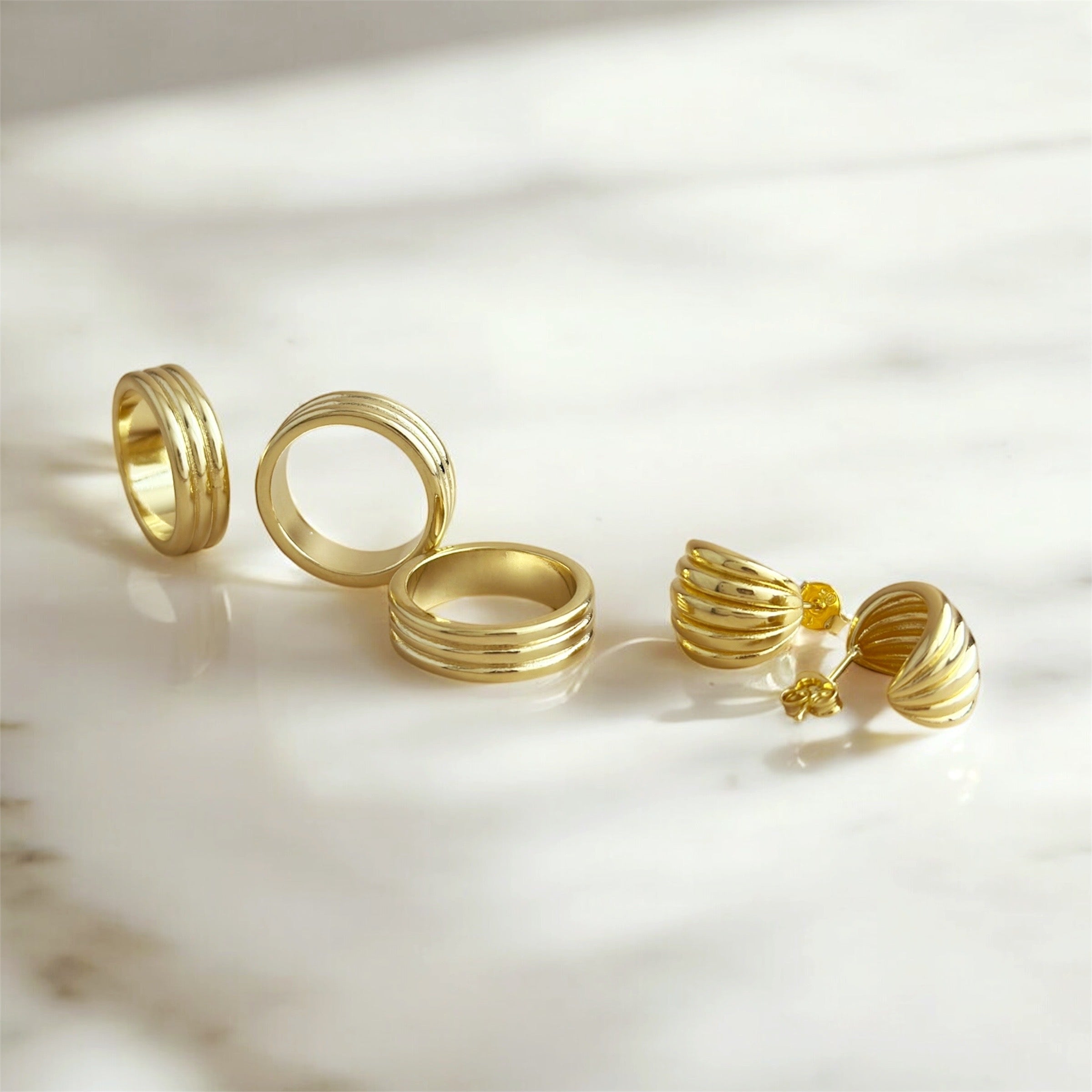 Mondsee 18k Gold Filled Groove C-Hoop Earrings | 18k Gold Filled Jewelry
