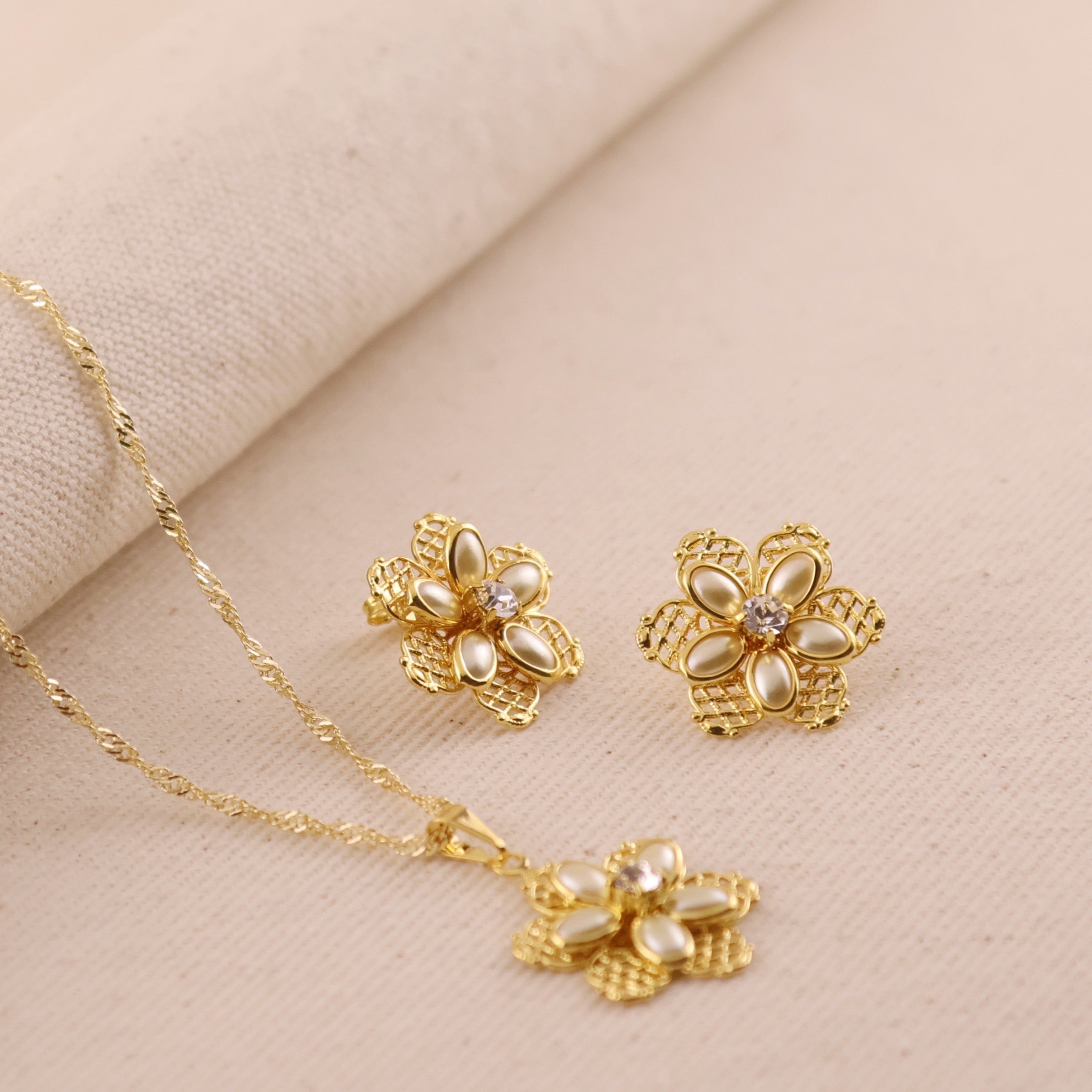Mondsee 18k Gold Filled Mesh Flower Necklace and Earring Set | 18k Gold Filled Jewelry