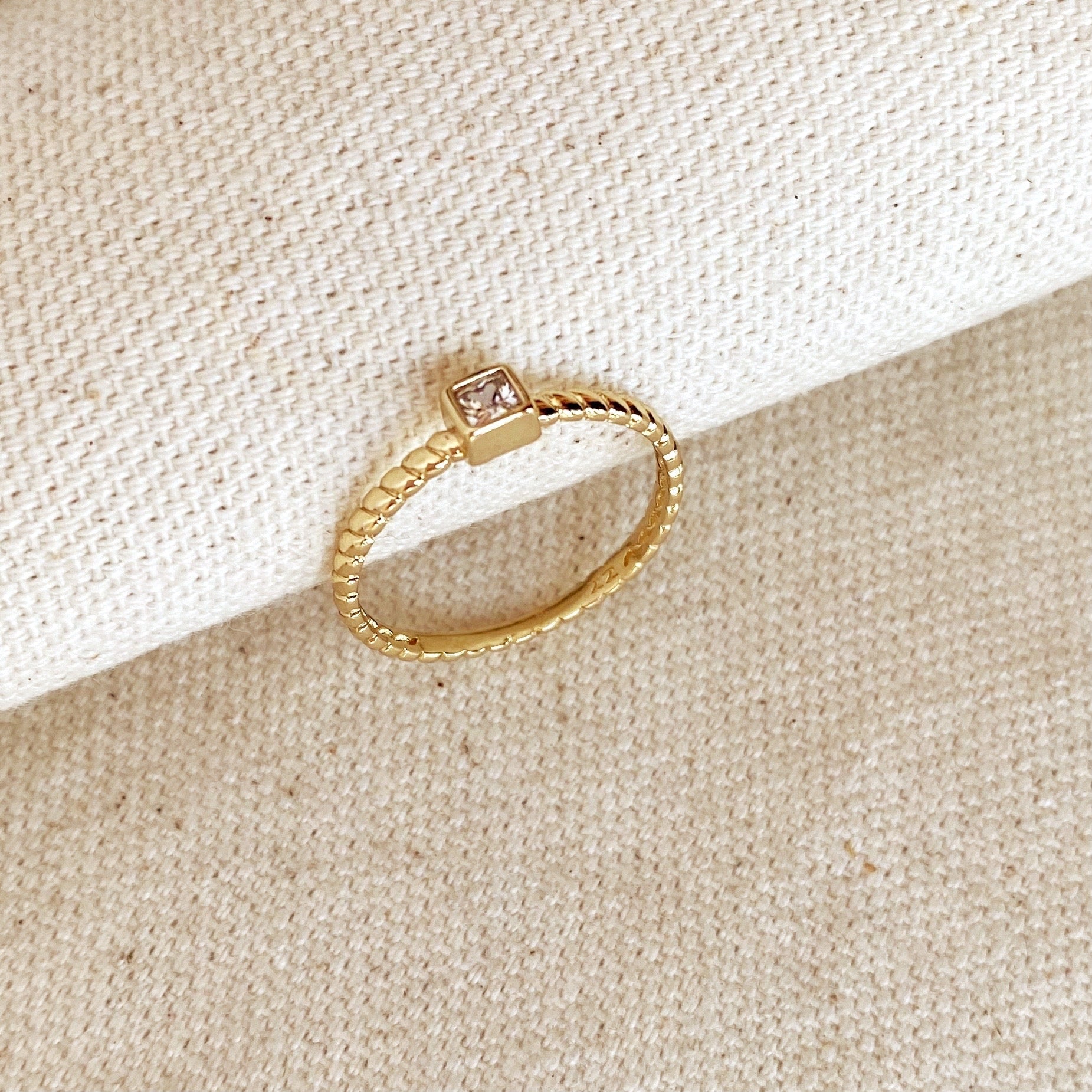 Mondsee 18k Gold Filled Twisted Solitaire Band With Cubic Zirconia Stone | 18k Gold Filled Jewelry