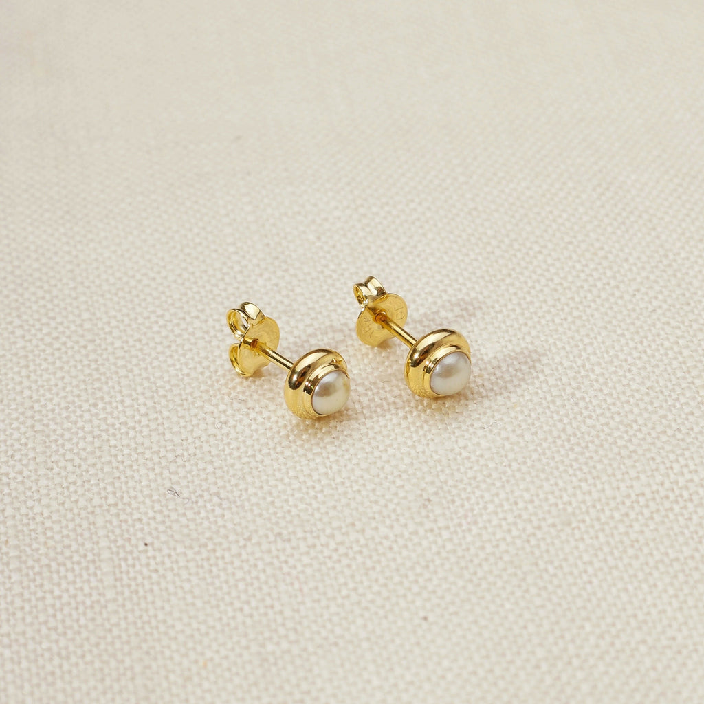 Mondsee 18k Gold Filled Pearl Stud With Bezel Around | 18k Gold Filled Jewelry